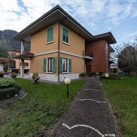 La Fontana Fiorita 2 *